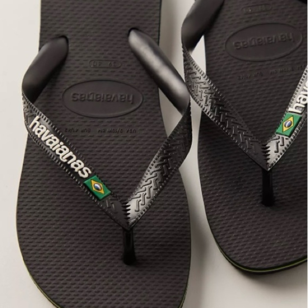 Havaianas Black and Gray Flip-Flops